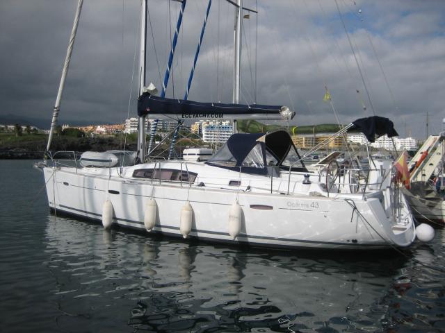 Barco de vela EN CHARTER, de la marca Beneteau modelo Oceanis 43 y del año 2009, disponible en Marina Santa Cruz de Tenerife Santa Cruz de Tenerife Tenerife España