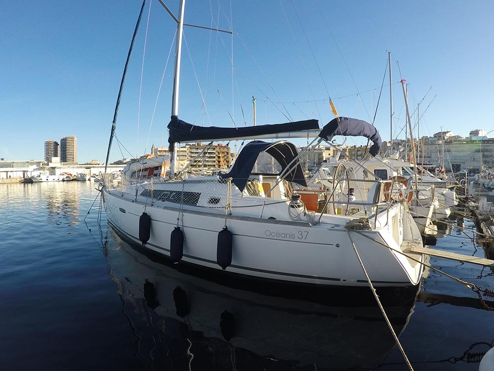 Sail boat FOR CHARTER, year 2012 brand Beneteau and model Oceanis 37, available in Port  Marina Palamós Palamós Girona España