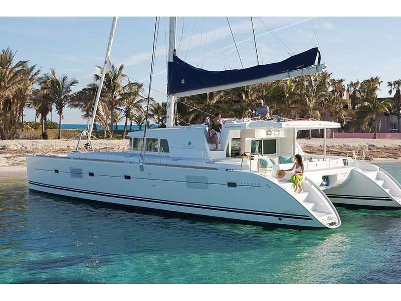 Catamaran FOR CHARTER, year 2007 brand Lagoon and model 500, available in Marina Rubicon Playa Blanca Lanzarote España