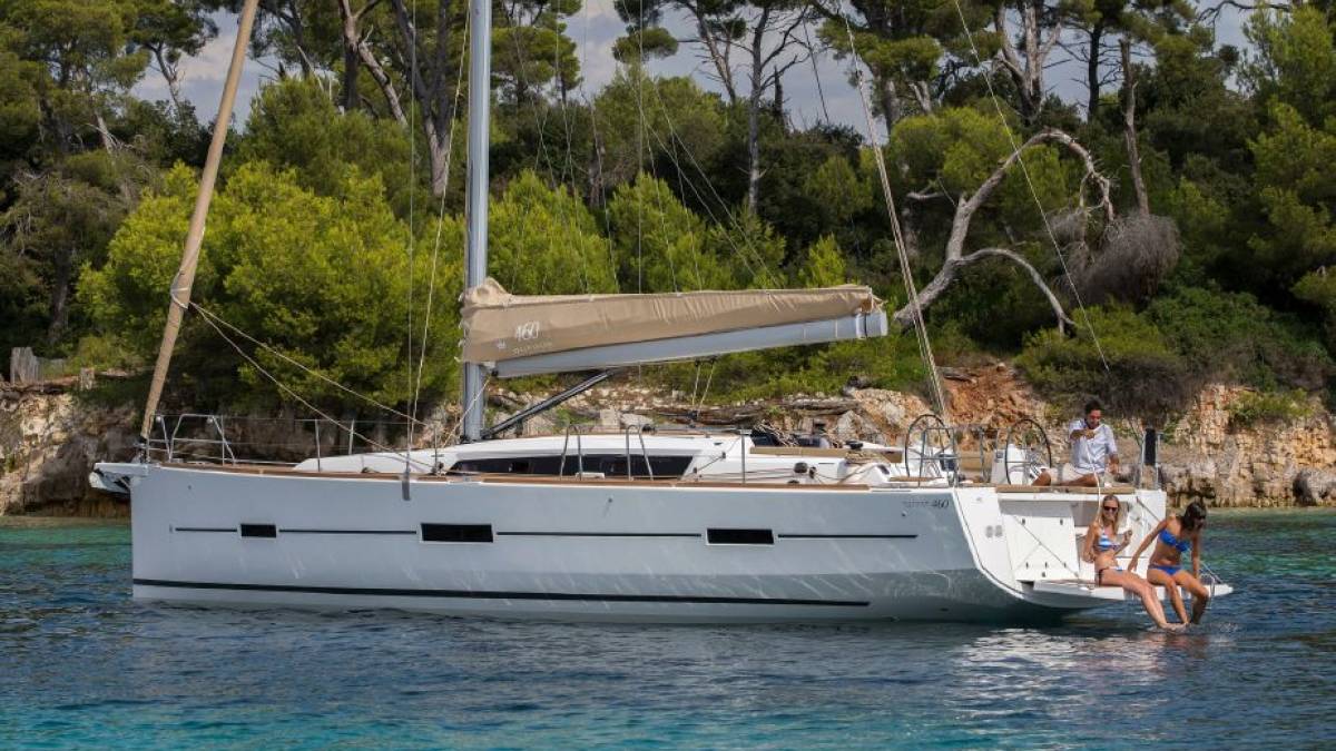 Barco de vela EN CHARTER, de la marca Dufour modelo 512 Grand Large y del año 2017, disponible en Marina del Sur - Puerto de las Galletas Las Galletas Tenerife España