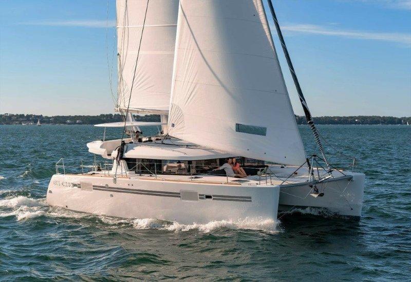 Catamaran FOR CHARTER, year 2016 brand Lagoon and model 450S, available in Muelle de la Lonja Palma Mallorca España