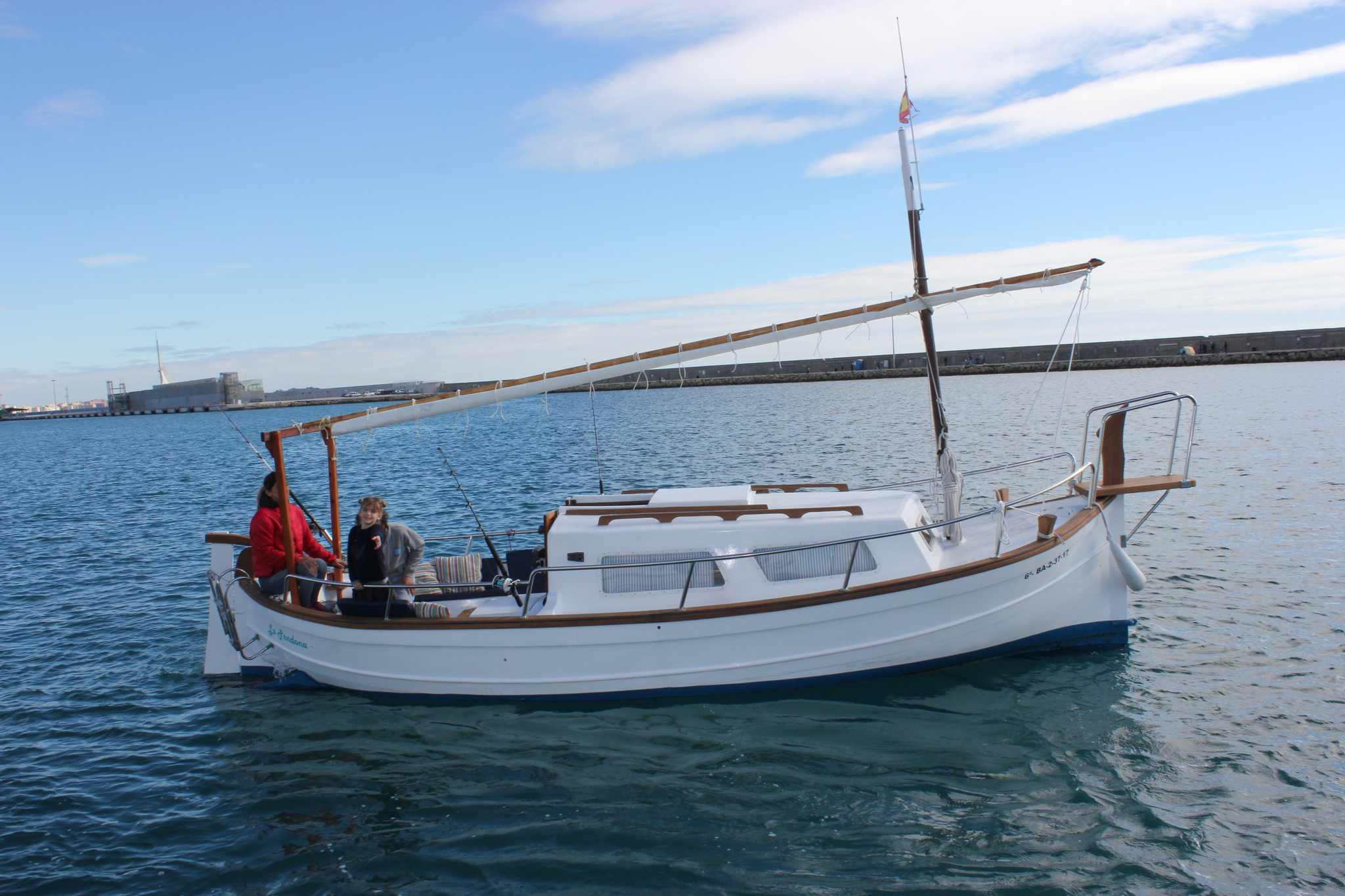 Barco de motor EN CHARTER, de la marca Menorquin modelo 35 y del año 1985, disponible en Marina Deportiva de Alicante Alicante Alicante España
