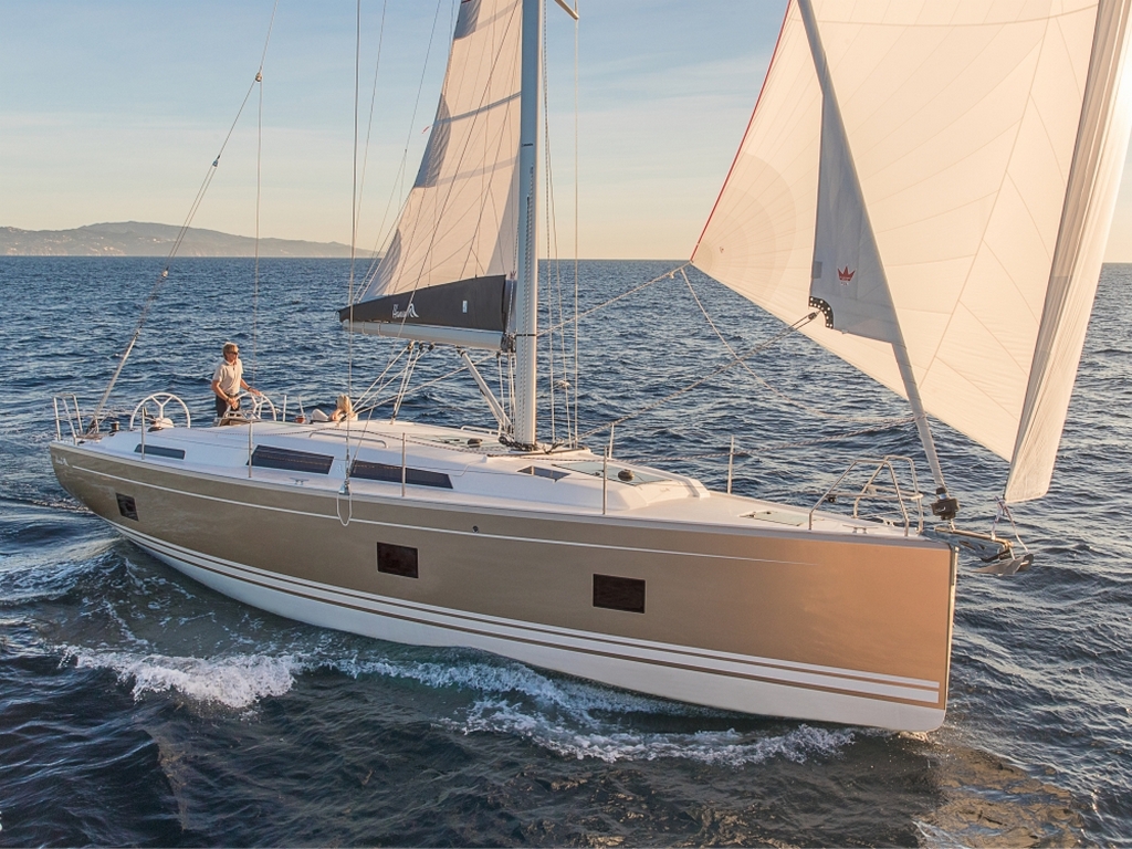 Barco de vela EN CHARTER, de la marca Hanse modelo 418 y del año 2019, disponible en Alimos Marina  Attiki Grecia
