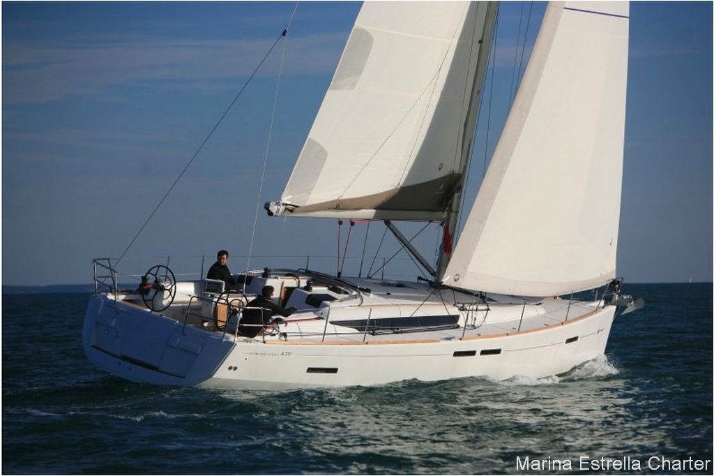 Barco de vela EN CHARTER, de la marca Jeanneau modelo Sun Odyssey 439 y del año 2012, disponible en Denia Denia Alicante España