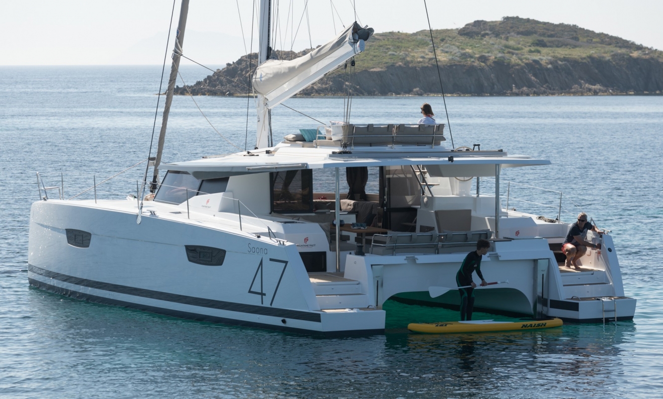 Catamarán EN CHARTER, de la marca Fountaine Pajot modelo Saona 47 y del año 2018, disponible en Alimos Marina  Attiki Grecia