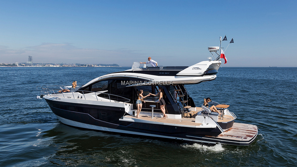 Power boat FOR CHARTER, year 2019 brand Galeon and model 510 Skydeck, available in Puerto Deportivo Marina Internacional Torrevieja Alicante España