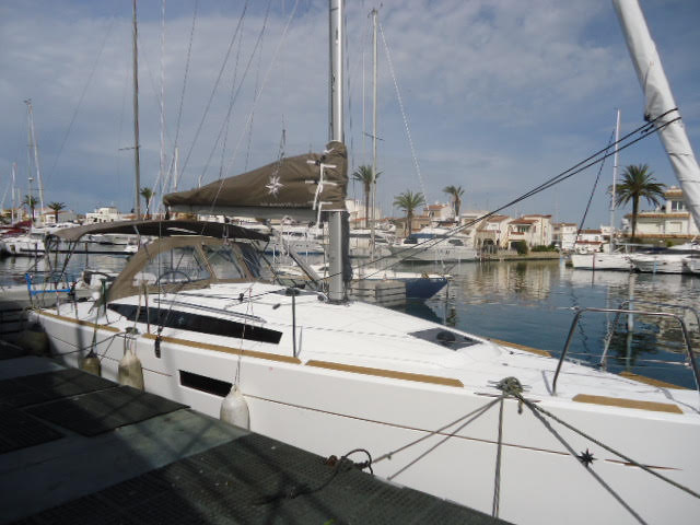Sail boat FOR CHARTER, year 2021 brand Jeanneau and model 349, available in Marina del Sur - Puerto de las Galletas Las Galletas Tenerife España