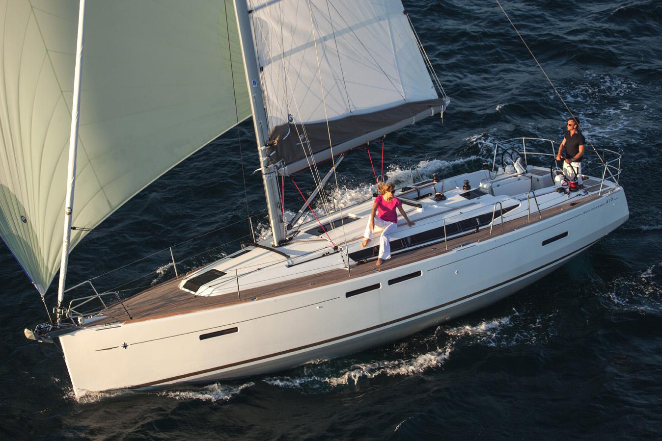 Sail boat FOR CHARTER, year 2017 brand Jeanneau and model SUN ODYSSEY 419, available in Marina Santa Cruz de Tenerife Santa Cruz de Tenerife Tenerife España
