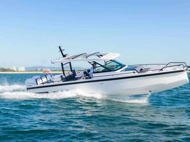 Power boat FOR CHARTER, year 2021 brand Axopar and model 37 Sun Top, available in Marina  d'Empúriabrava Empuriabrava Girona España