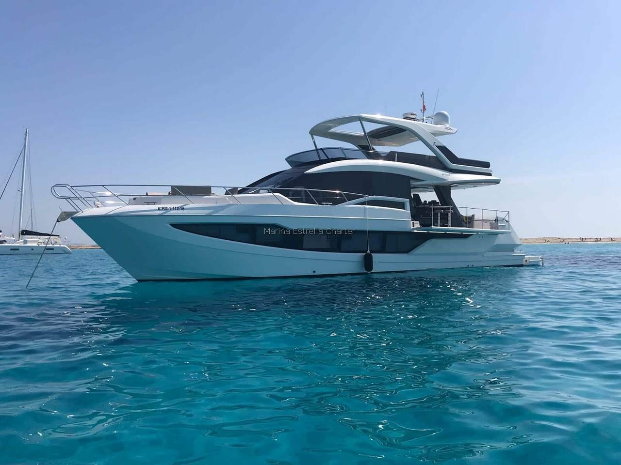 Power boat FOR CHARTER, year 2018 brand Galeon and model 640 Fly, available in Port Esportiu Port Adriano Calvià Mallorca España