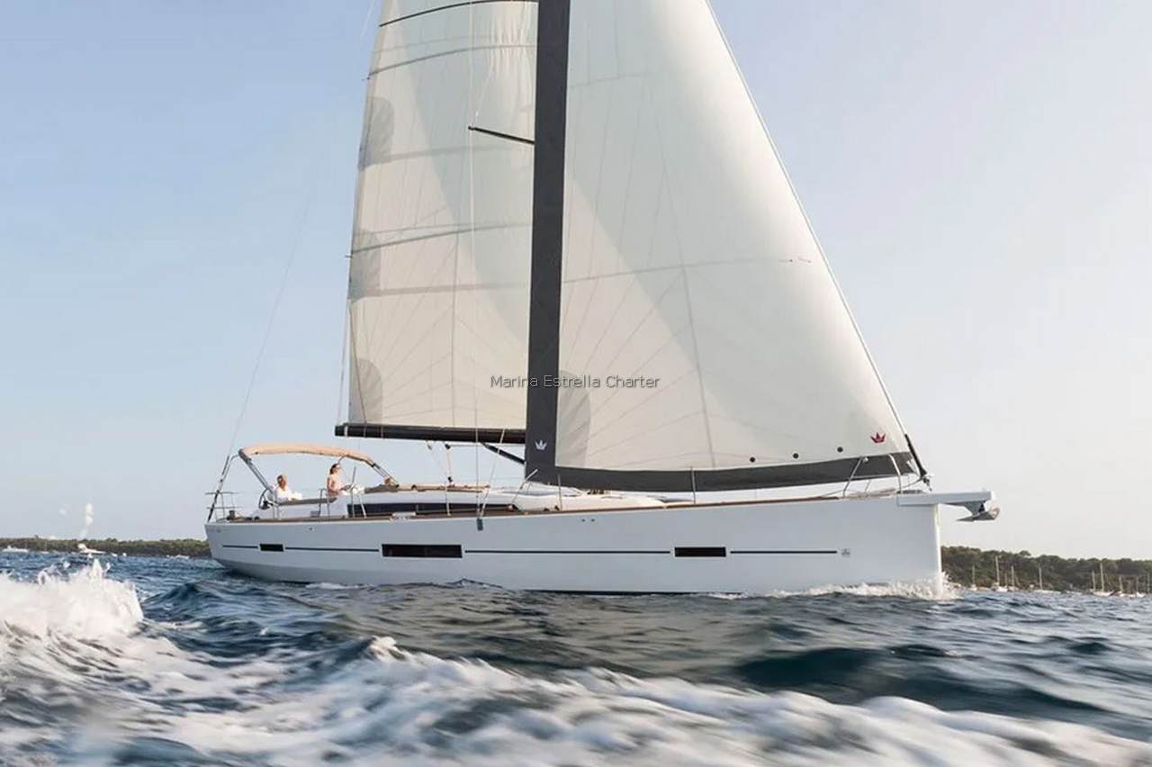 Sail boat FOR CHARTER, year 2018 brand Dufour and model 520 GL, available in Marina de Denia Denia Alicante España