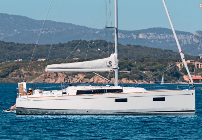 Sail boat FOR CHARTER, year 2021 brand Beneteau and model 38.1, available in Club Náutico Denia Denia Alicante España