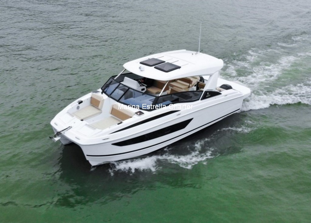 Power boat FOR CHARTER, year 2022 brand AQUILA and model 32 Sport power catamaran, available in Marina de Denia Denia Alicante España