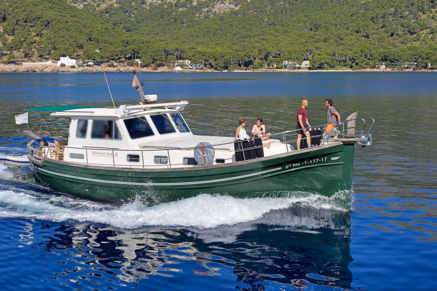 Barco de motor EN CHARTER, de la marca Menorquin Yachts modelo 160 y del año 2004, disponible en Club Náutico Villajoyosa Alicante Alicante España
