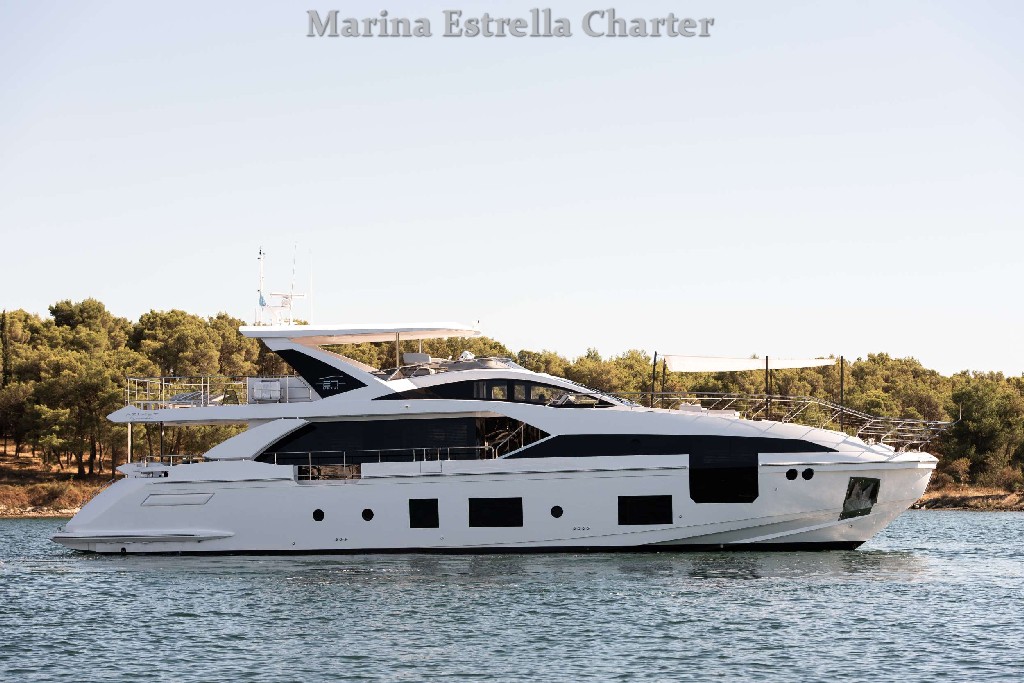 Power boat FOR CHARTER, year 2020 brand Azimut and model Grande 27 METRI, available in Mandalina Marina  Sibensko-Kninska Croacia