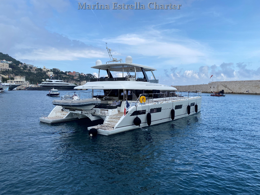 Catamarán EN CHARTER, de la marca Lagoon modelo 630 Power y del año 2017, disponible en Marina Port de Mallorca Palma Mallorca España