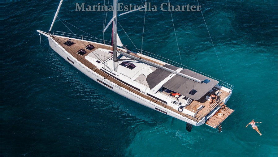 Barco de vela EN CHARTER, de la marca Beneteau modelo Oceanis 54 y del año 2023, disponible en Muelle de la Lonja Palma Mallorca España